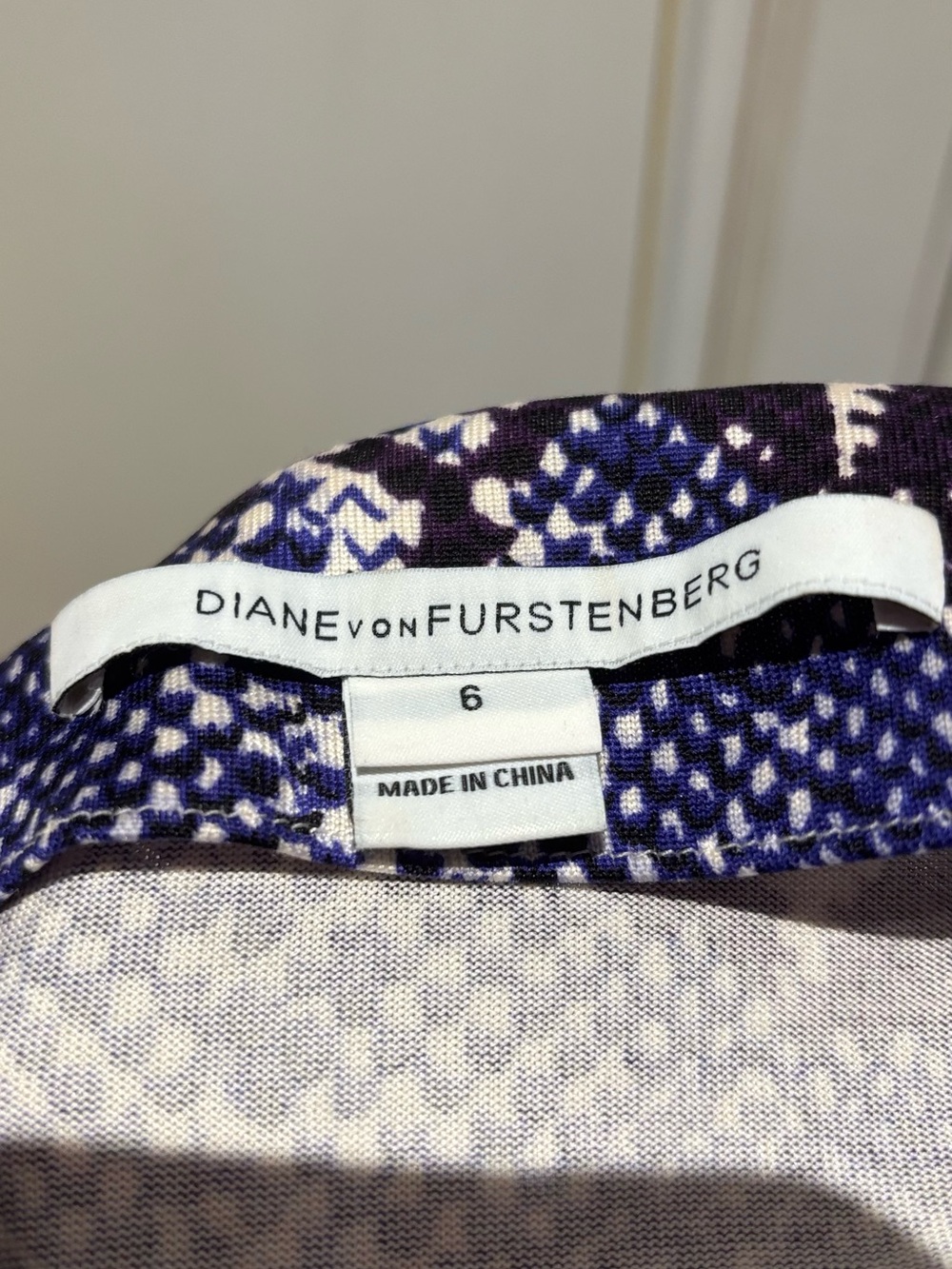 Diane Von Furstenberg snakeskin print wrap dress size 6 blue purple *MLACAA - Picture 2 of 8